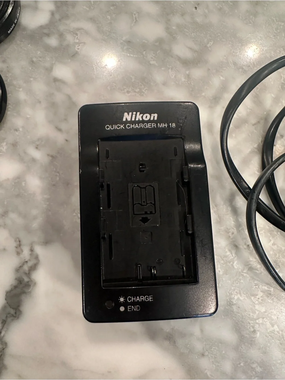 Nikon D70 DSLR Camera Kit w/ 18-135mm Lens, SB-50DX Flash, Charger, Bag & Strap